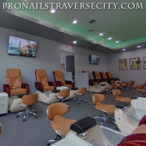 traverse city nail salon on airport road